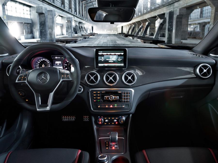  Mercedes-Benz CLA45 AMG 2013 года  (фото 14 из 22)